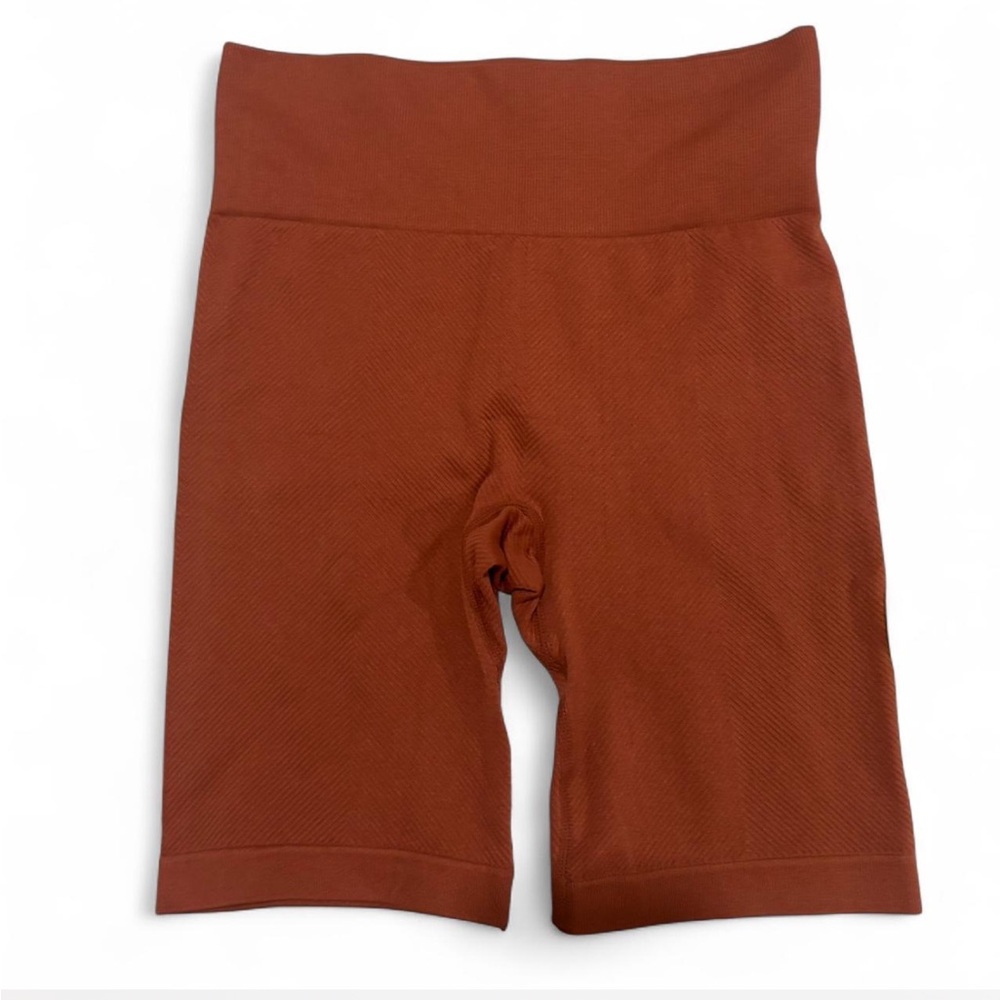 Maurices Womens XS‎ Seamless High Rise Biker Shorts Rust Orange Ribbed Chevron